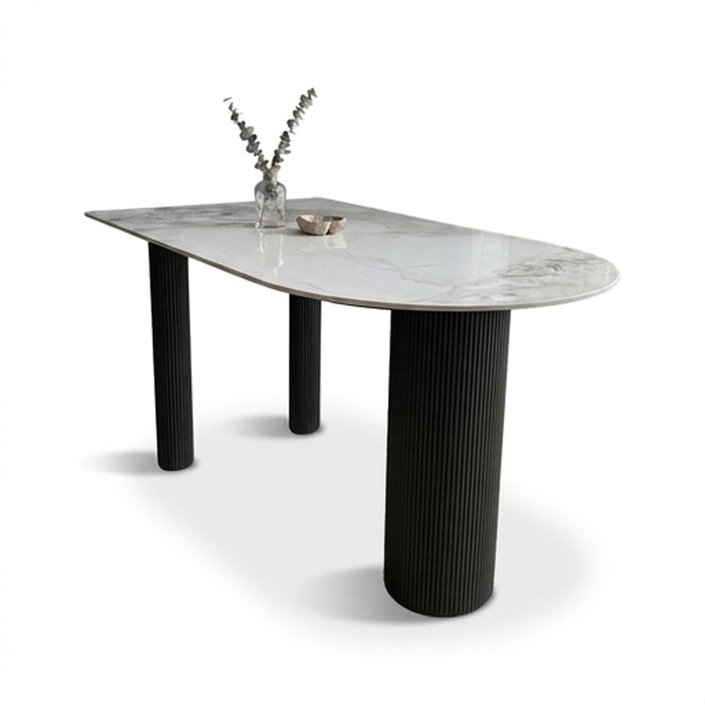 Cavallo Dining Table